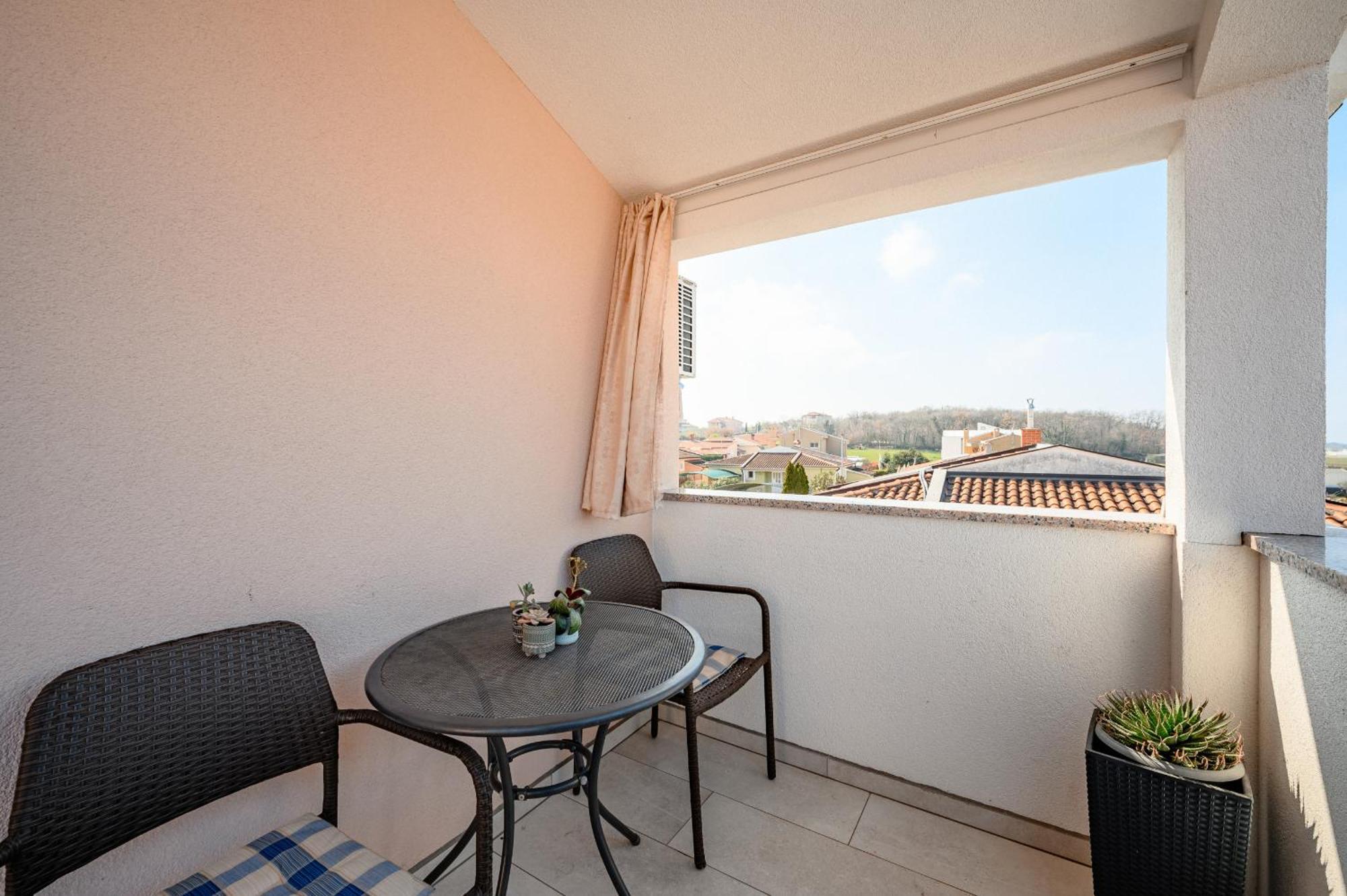 Charming Apartments Rose 1&2 With Pool Porec Luaran gambar